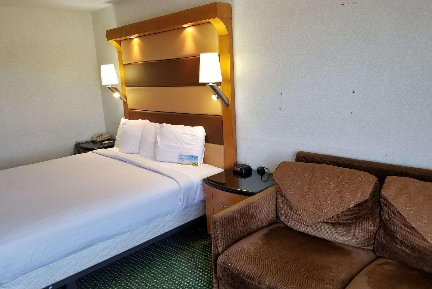 Hotel Clarion Pointe Near Erie Casino Exterior foto