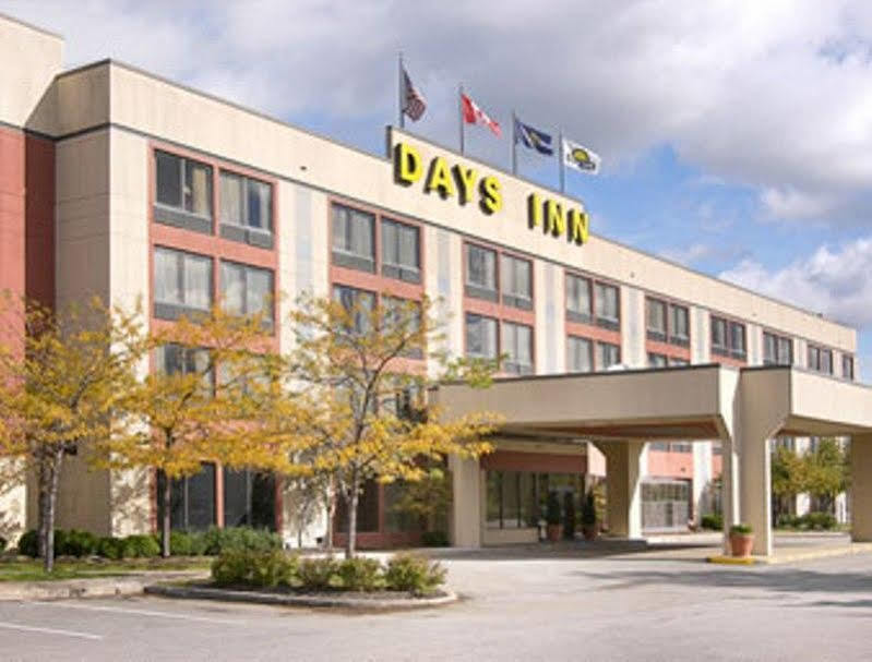 Hotel Clarion Pointe Near Erie Casino Exterior foto
